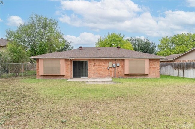 Building Photo - 2900 N Cynthia St