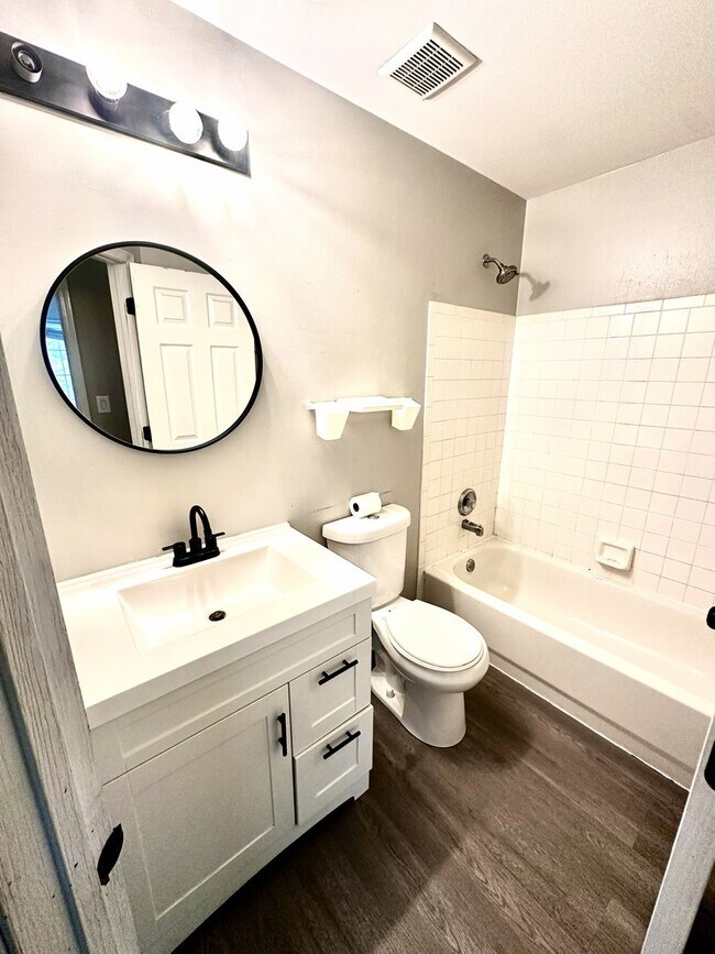 Building Photo - 3125 Anton Dr
