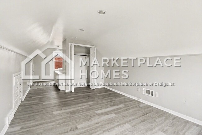 Building Photo - 16501 Fairmount Dr