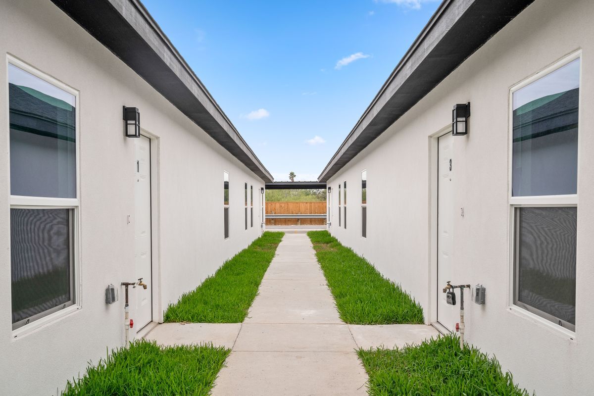 Building Photo - 11502 N 24th St