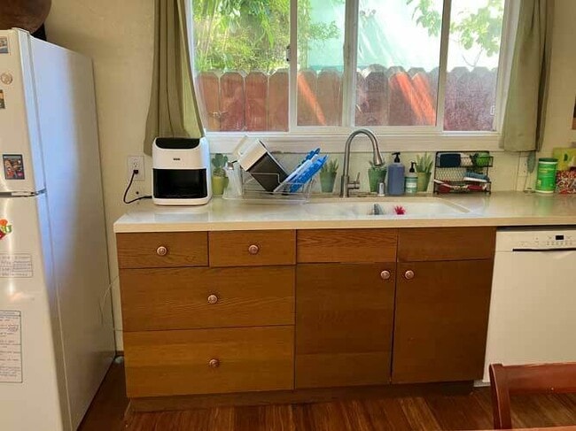 Building Photo - 2909 King St