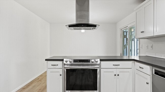 Building Photo - Stunning 4-Bedroom Modern Home in West Richland