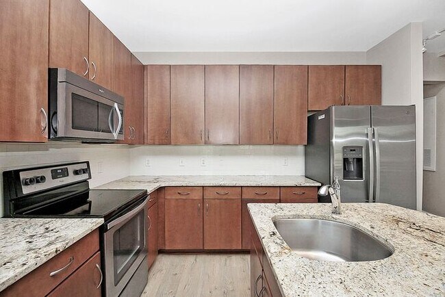Building Photo - Industrial Corner 2BD/2BA Condo at Steelhaus in Plaza Midwood!