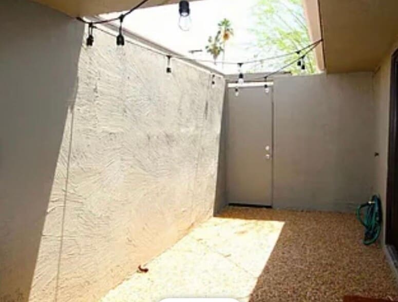 Building Photo - 1480 Palm Tree Dr