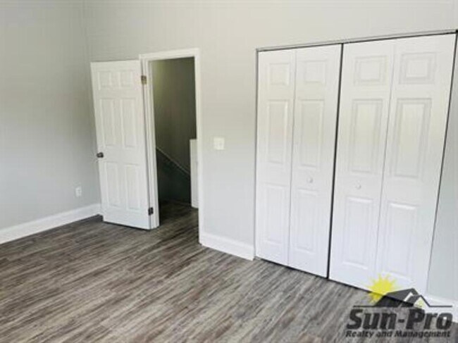 Building Photo - 480 Reed Canal Rd