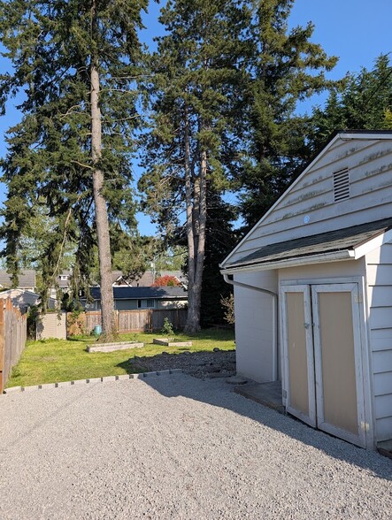 Building Photo - 608 Tacoma Ave NE,
