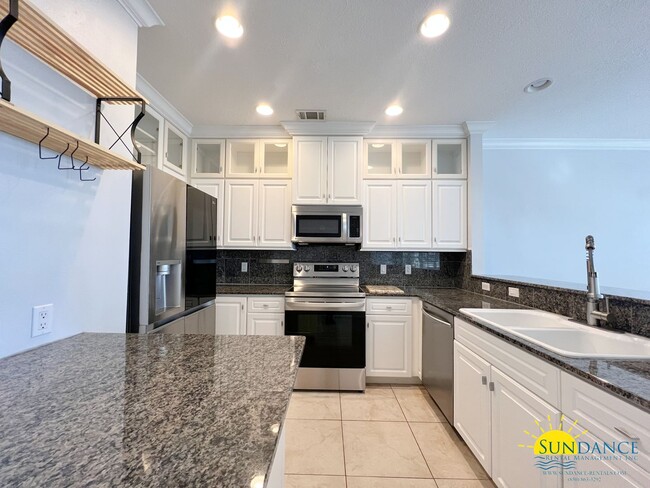 Building Photo - Beautiful Partially Furnished Condo in Downtown Fort Walton Beach!