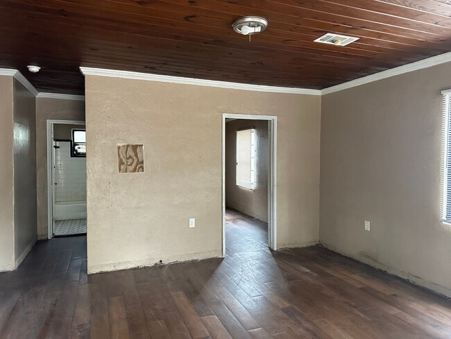 Building Photo - 311 S Cleveland St