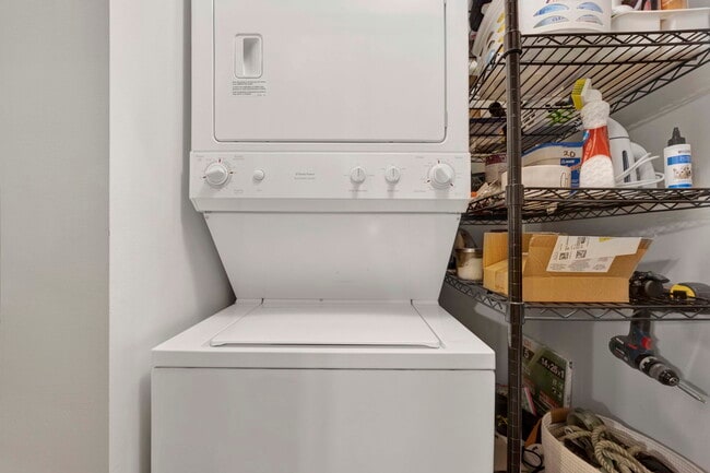 Building Photo - 625 W Jackson Blvd