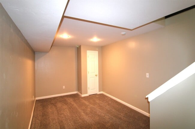 Building Photo - 207 Tyndale Dr