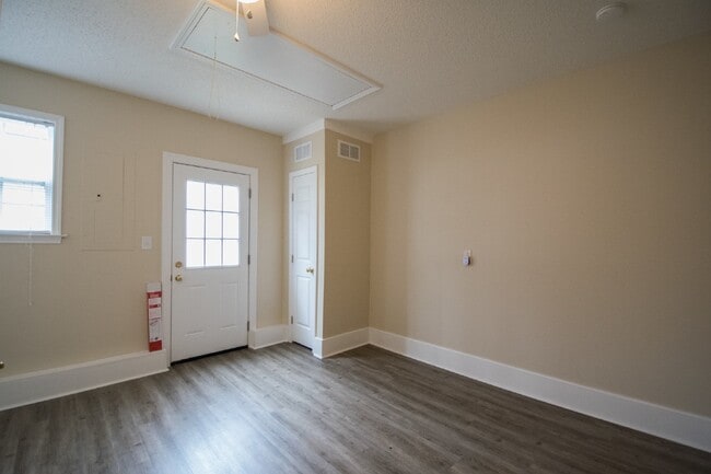 Building Photo - 32 N Sunberry Trail