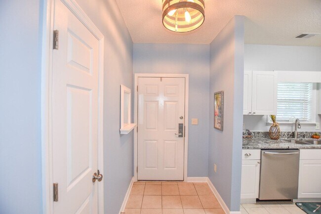 Building Photo - 5825 Catalina Dr