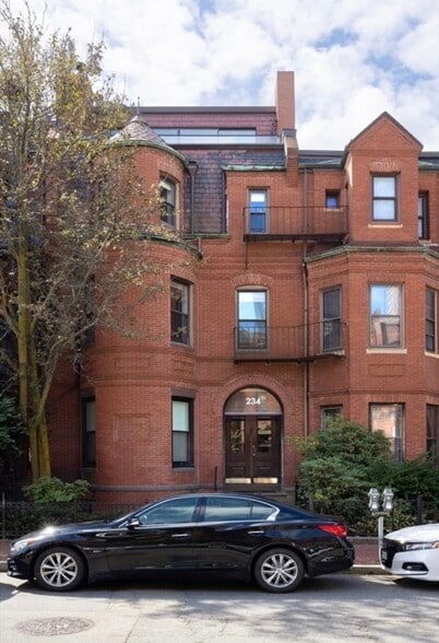 Building Photo - 234 W Newton St
