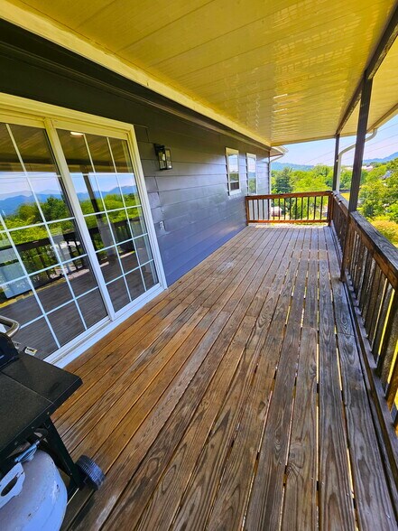 Building Photo - 19 Hy Vu Dr