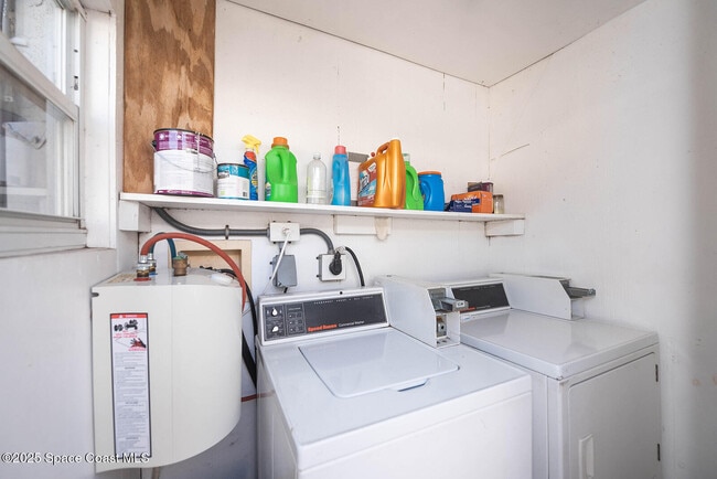 Building Photo - 410 Snyder Dr