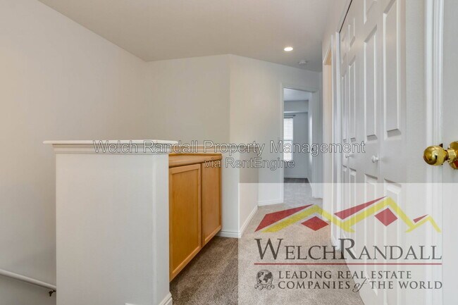 Building Photo - 167 Mountain Peak Dr