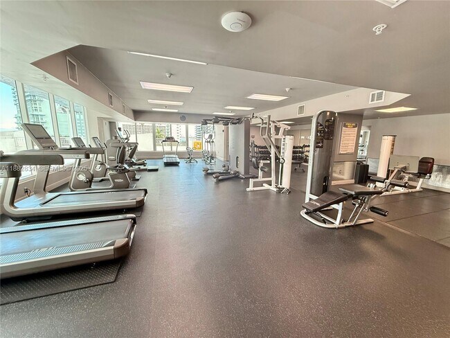 Building Photo - 275 NE 18th St