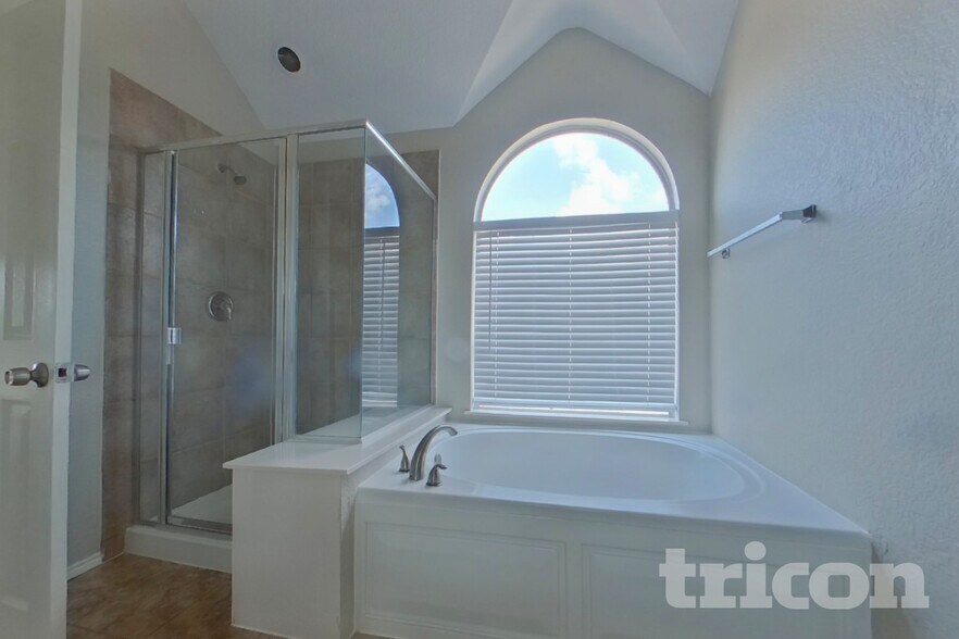 Building Photo - 4504 Vista Meadows Dr