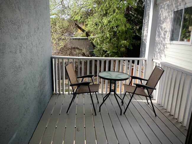 Private Balcony (fully furnished option) - 3809 Buell St