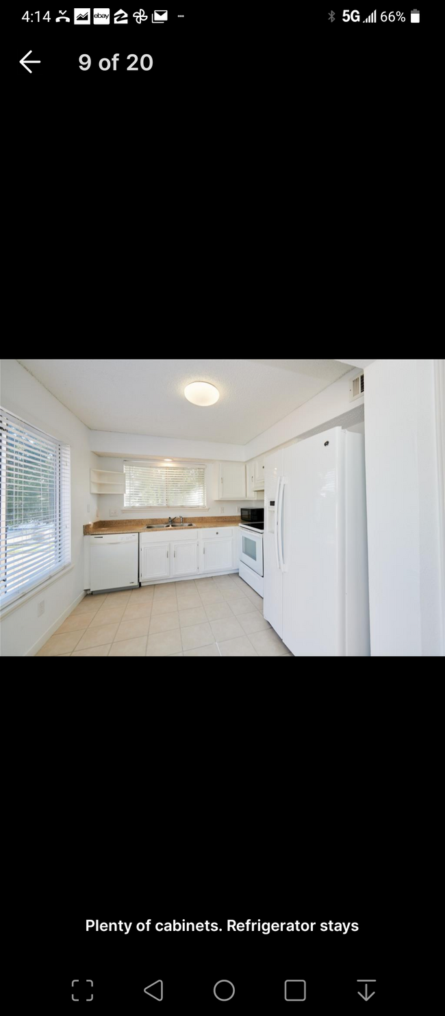 Modern kitchen with modern appliances. Perfect for the busy family. - 12400 Overbrook Ln