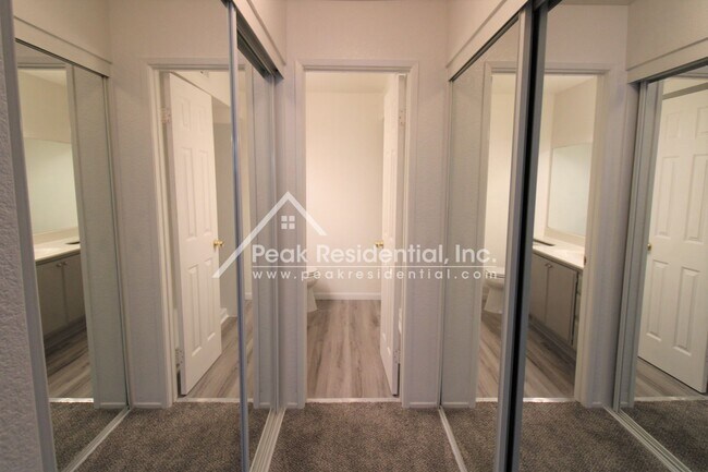 Building Photo - 2641 Decker Way