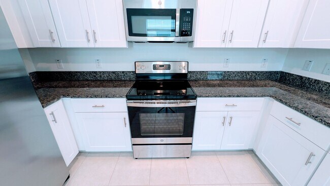 Building Photo - 6049 Shiner St