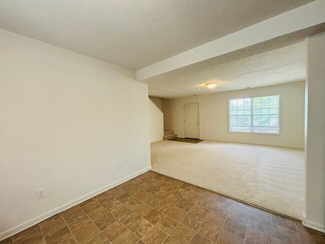 Building Photo - 55 Station Ln NE