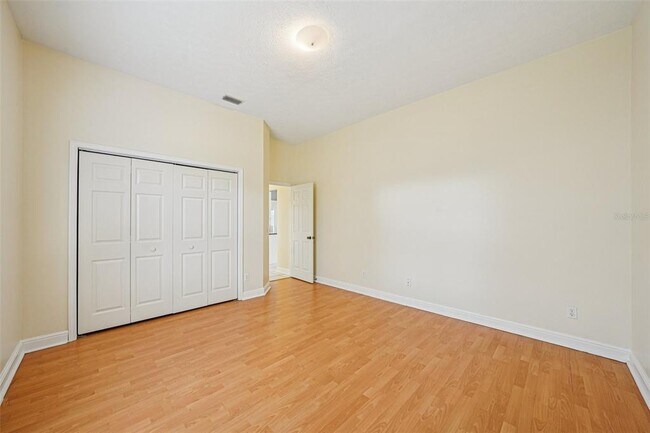 Building Photo - 918 Academy Dr