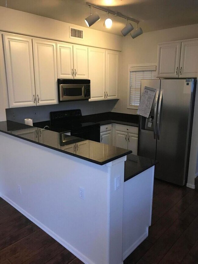 Building Photo - READY TO GO!!! UPDATED