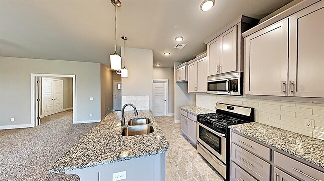 Building Photo - 405 Josephine Ct