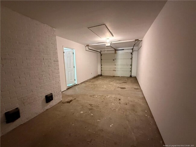 Building Photo - 849 Stoneykirk Dr