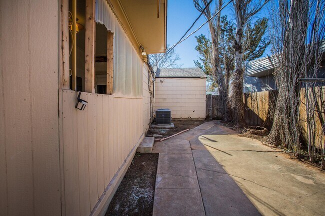 Building Photo - 2408 32nd St