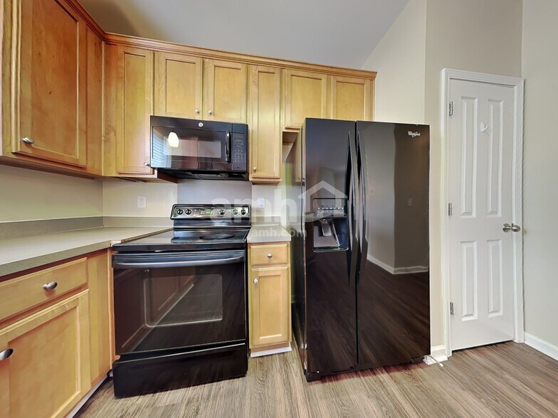 Building Photo - 13644 Swinton Rd