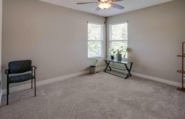 Building Photo - Stylish Living & Modern Comfort in Mission...