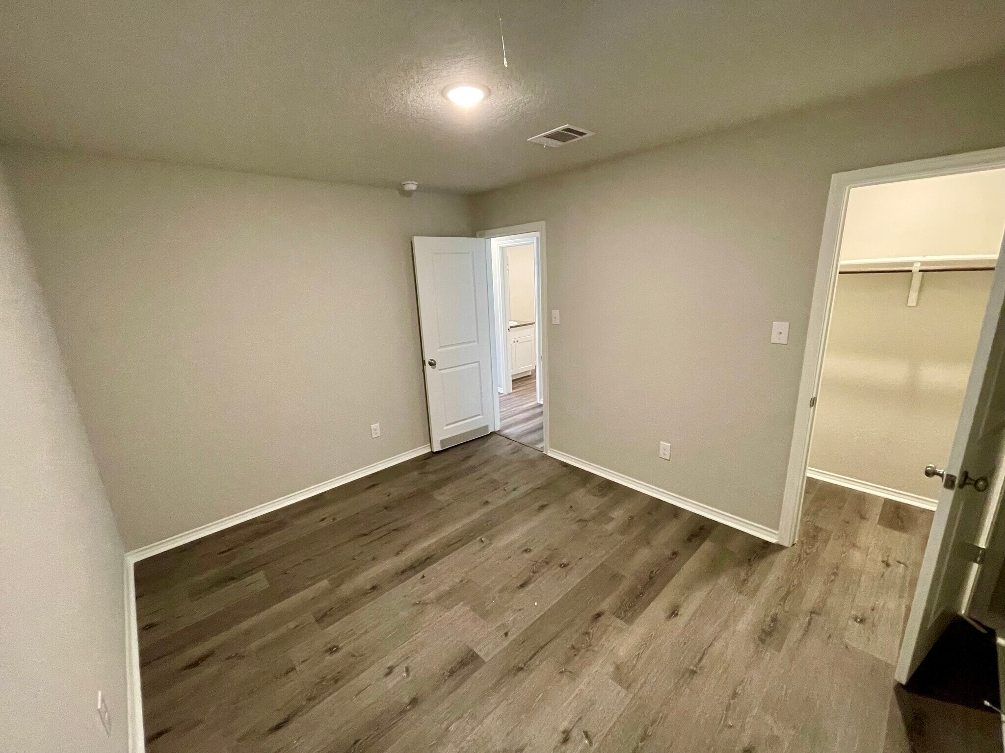 Building Photo - 4219 Volcano Way