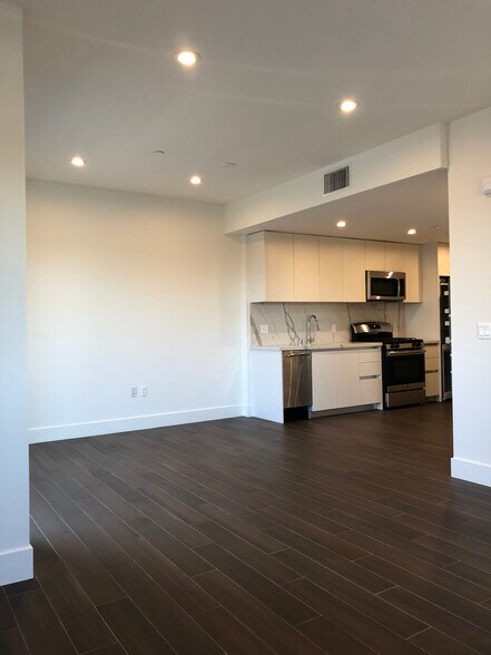 Building Photo - 1854 Sawtelle Blvd