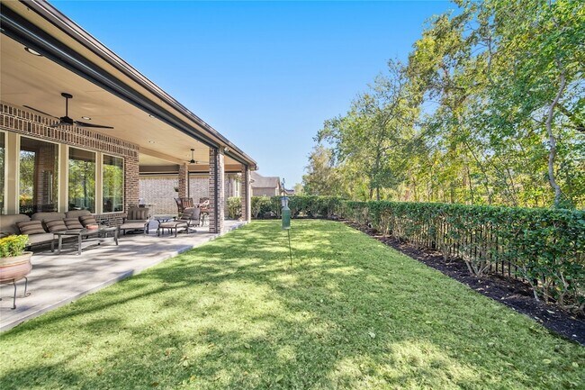 Building Photo - 9510 Spring Rose Dr