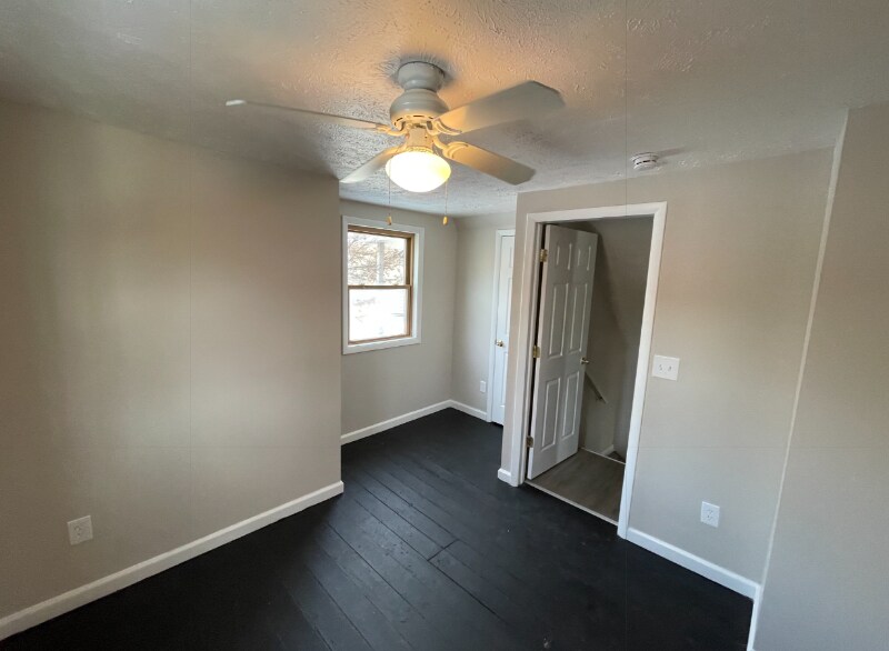 Building Photo - 3413 E 72nd St