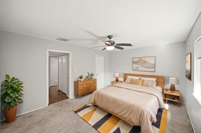 Building Photo - 6811 Blue Ridge Dr