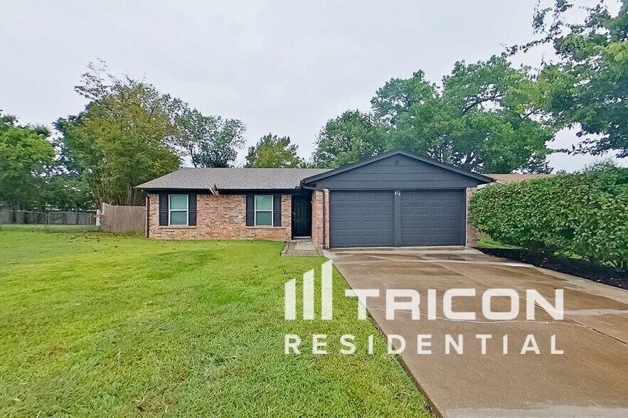 Primary Photo - 612 Circleview Dr