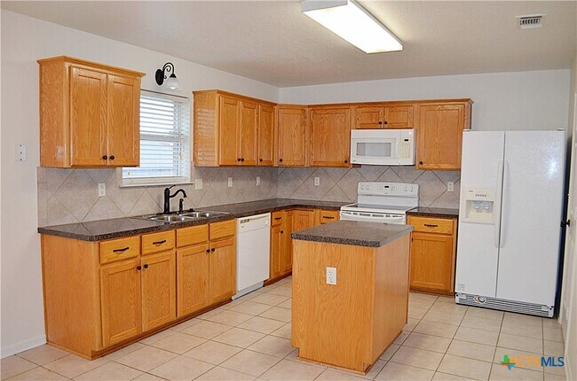 Building Photo - 4902 Slate Ct