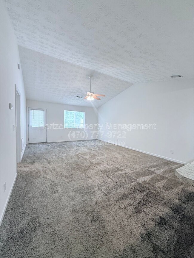 Building Photo - 4019 Hidden Hollow Dr