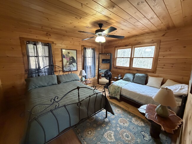 Building Photo - 670 The Wds Rd