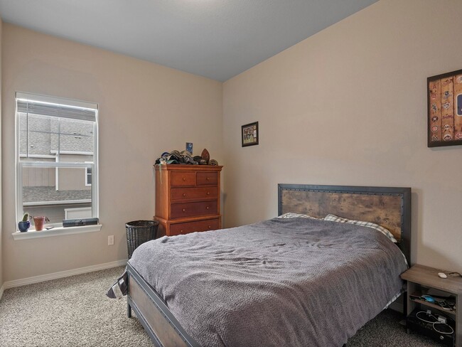 Building Photo - Beautiful 3 Bed, 3 1/2 Bath Townhome in We...