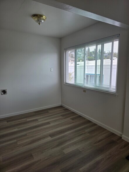 Building Photo - 6167 Mauritania Ave