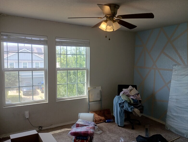 Building Photo - Room in House on Ashworth Blvd