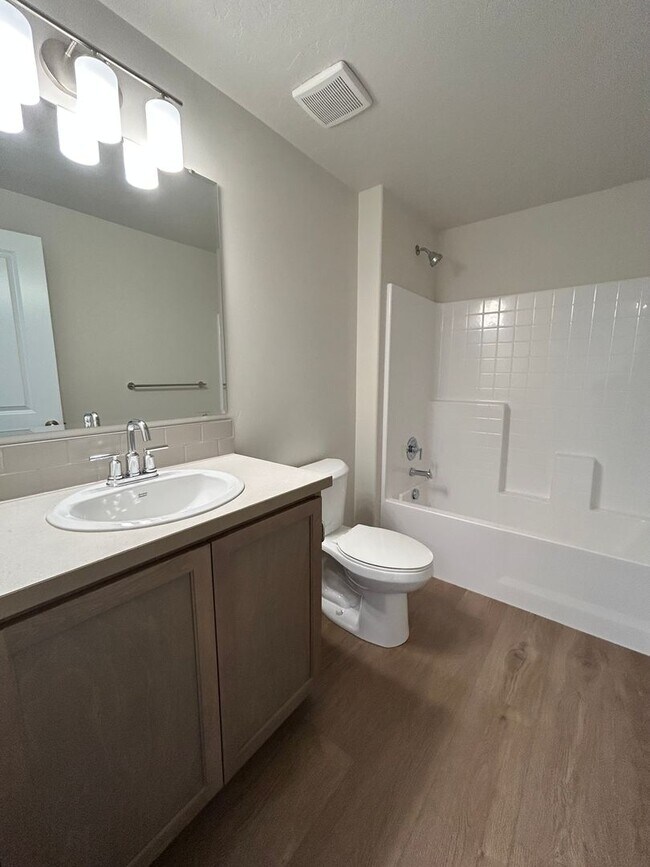 Building Photo - Brand New Home 3 Bedroom Home In Star!