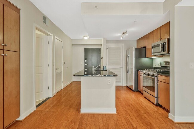 Building Photo - 1117 10th St NW