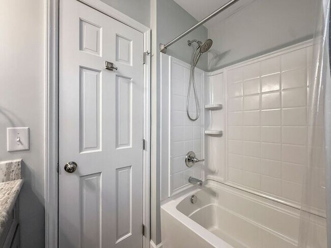 Building Photo - Spacious 3BR 2 BA Home with Wooden Deck in Wake Forest