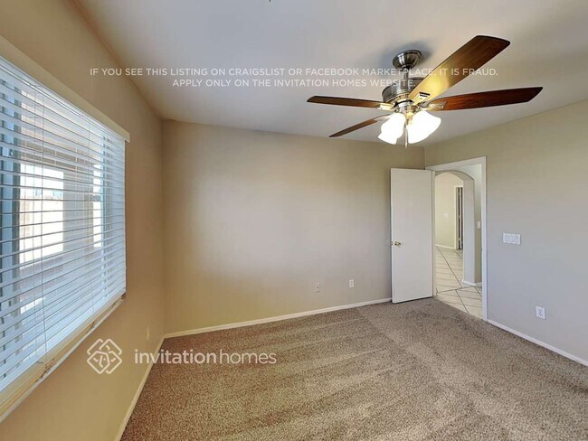 Building Photo - 12110 N 130th Dr